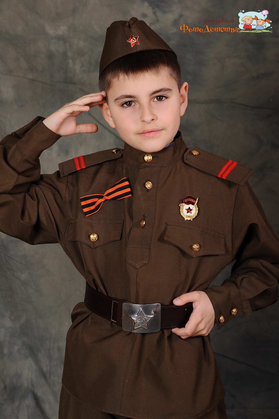 Детские фото в военной тематике